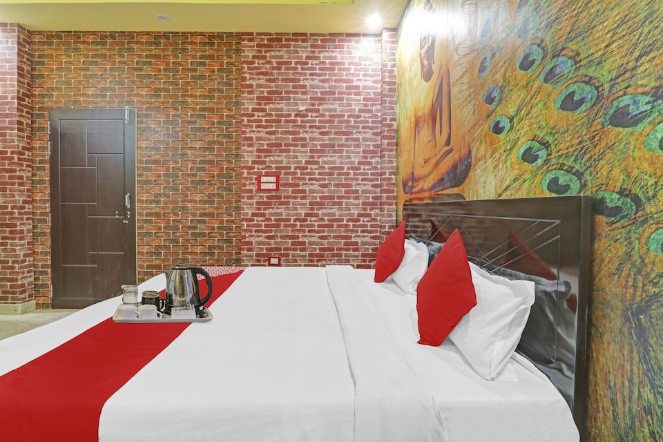 OYO 88136 Hotel Chicago, Gomti Nagar Lucknow, Lucknow