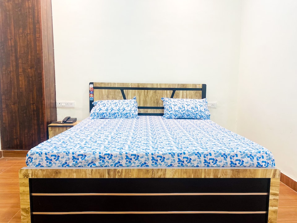 OYO 88141 SS Grands Hotel, Fatehpur city, Fatehpur