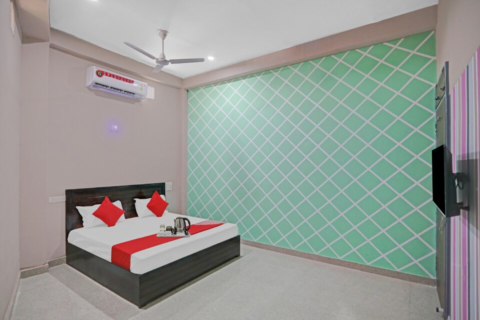 OYO 88143 Hotel Moon Paradise, Greater Noida, Noida