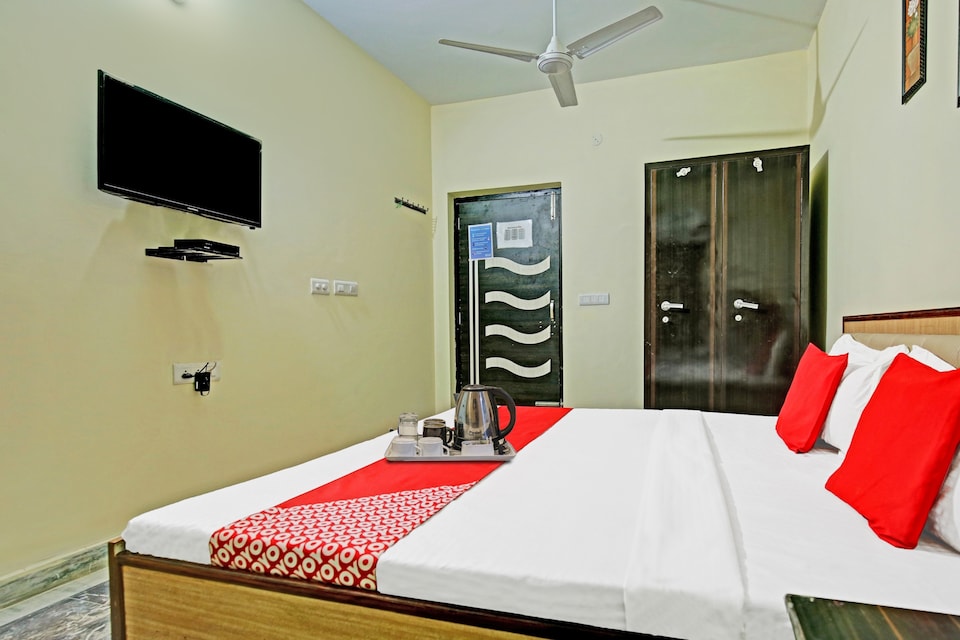 OYO Royal Uk Stays, Phagwara, Phagwara