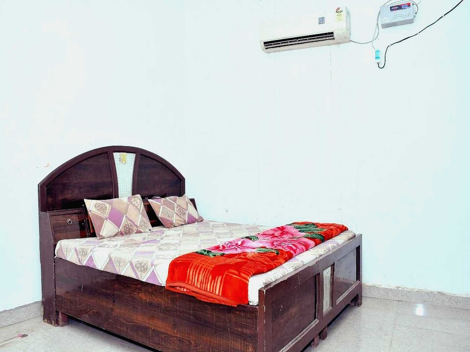 SPOT ON Harsh Hotel, Tijara, Tijara