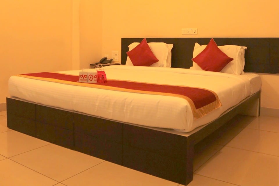 OYO Rooms 002 Jyoti Circle, Hampankatta Railway Station, Mangalore