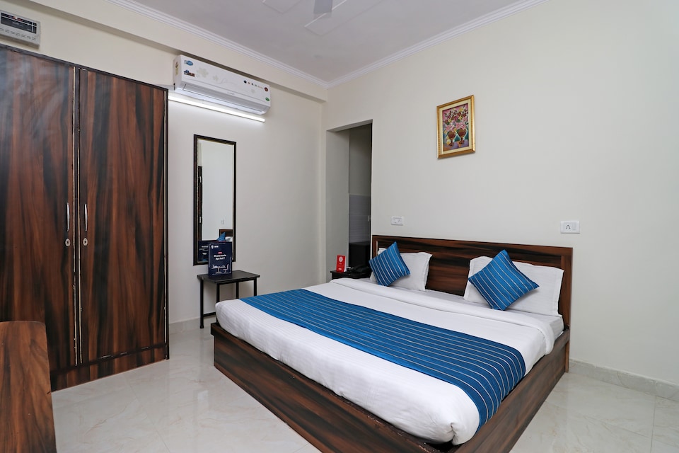 OYO 10439 The City Castle, Airport-Dwarka Delhi, दिल्ली