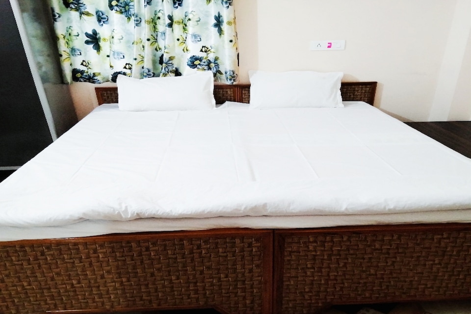 OYO Pratap Inn, Lalpur, Ranchi