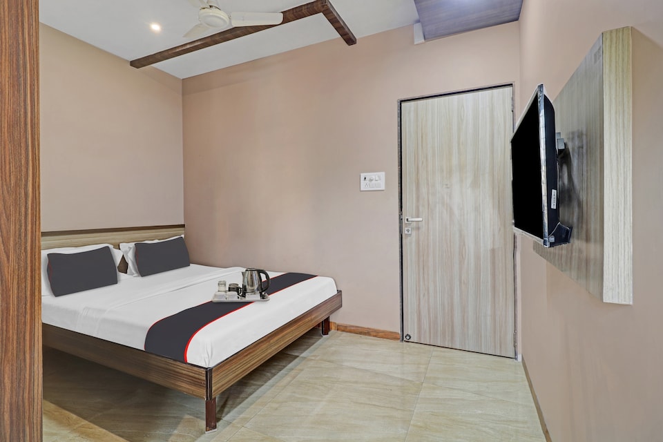 Collection O Gurudev Palace, Mumbai-Kalwa-Mumbra-Shilphata, Mumbai