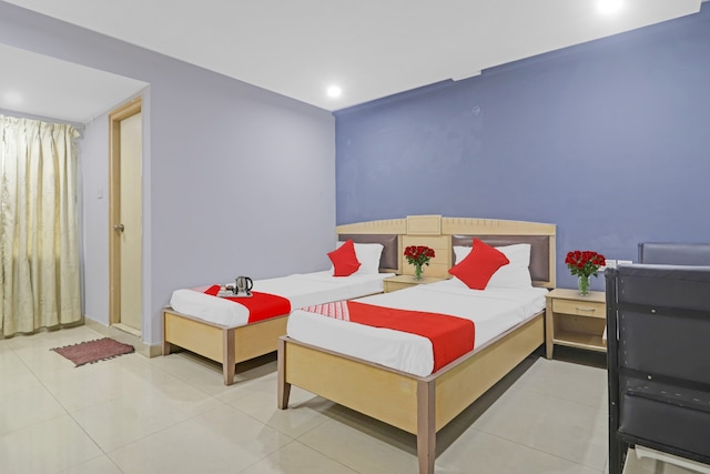 Hotel O by OYO Padmini Near Lakdikapool Metro Station
