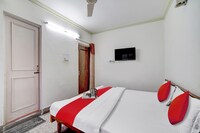 OYO Flagship Hotel Naveen