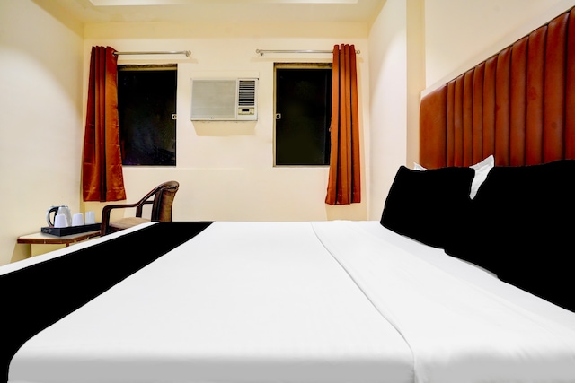 Super Collection O Ulhasnagar Railway Station Formerly Hotel Derby