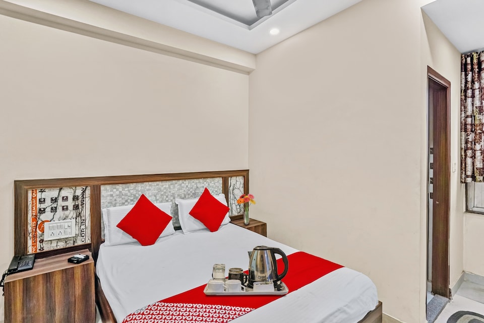 OYO Hotel Cloud 9 Near Gurudwara Shri Bangla Sahib, Karol Bagh Delhi, Delhi