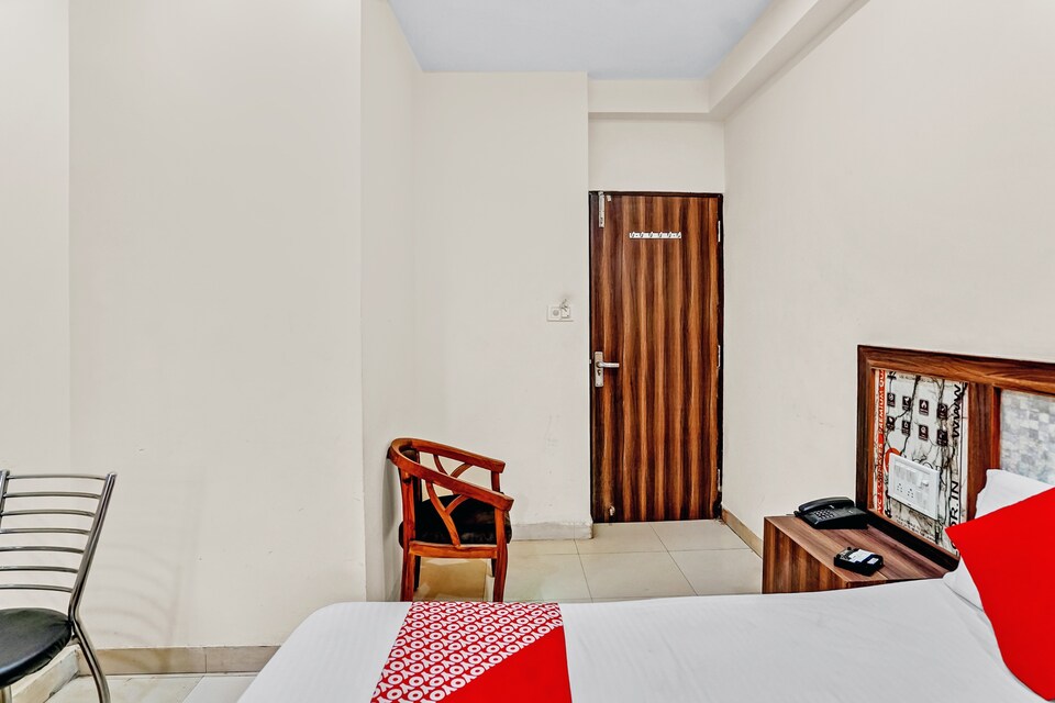 OYO Hotel Cloud 9 Near Gurudwara Shri Bangla Sahib, Karol Bagh Delhi, Delhi