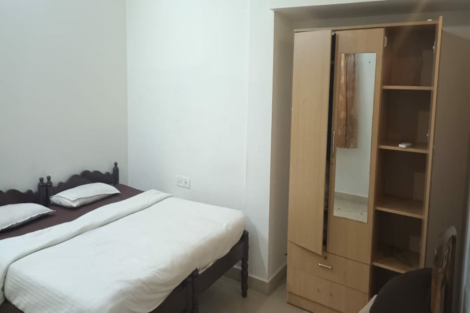 OYO D Souza Guest House Near Calangute Beach, Calangute Goa, Goa