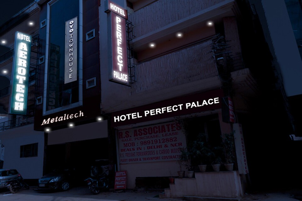 OYO Townhouse 134 Metaltech Near Delhi Airport, Airport Delhi, Delhi Transit