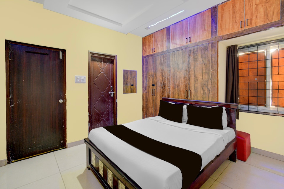 Hotel O District Court Ranga Reddy Formerly Hanuma Residency, Dilsukhnagar - Kothapet, हैदराबाद