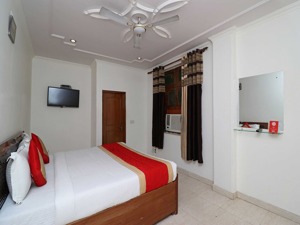 Hotel O by OYO S Suites, Airport Delhi, Delhi Transit