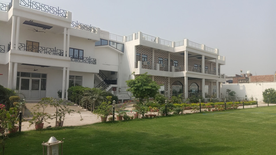 Capital O Riz Heritage Hotel & Restrarent, Hardoi, Hardoi