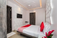 OYO Hotel Glassotel Near Birla Mandir