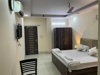 OYO White House Tower