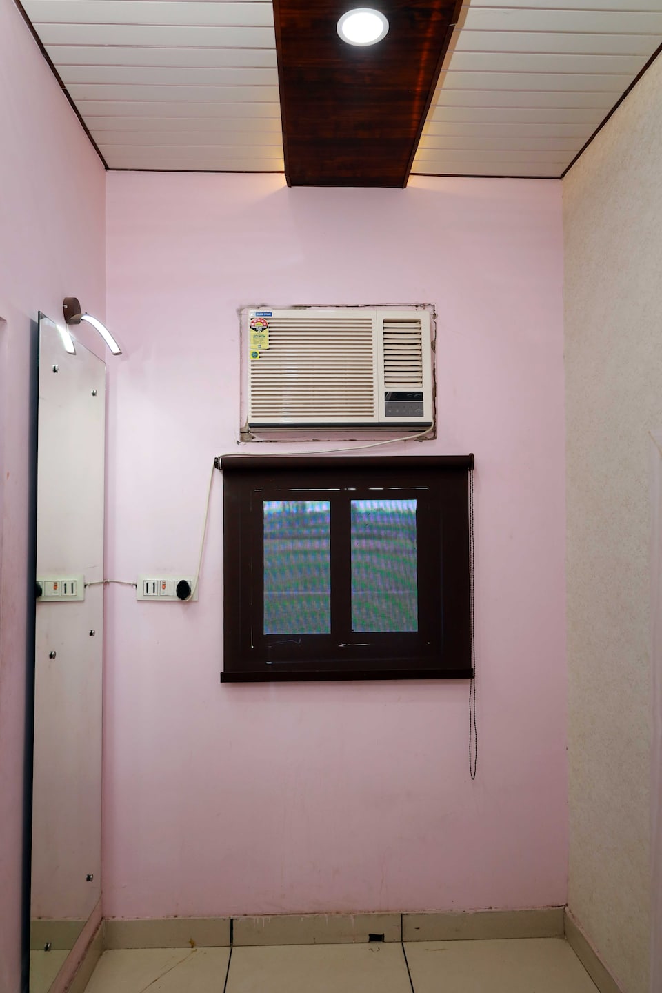 OYO Mid Way Point, Meerut, Meerut