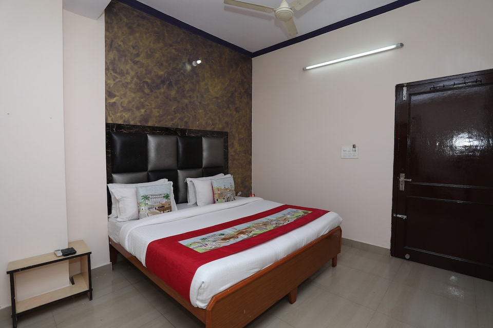 Hotel O Deepak, Sindhi Camp, Jaipur