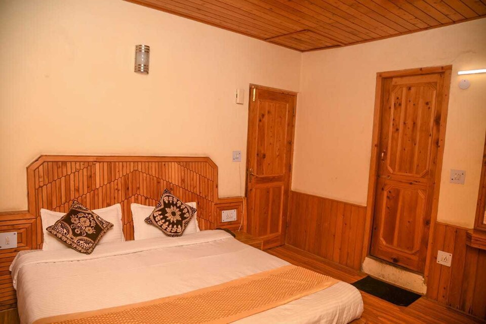 OYO Flagship 88520 Sheetal Homestay, Kasauli, Kasauli