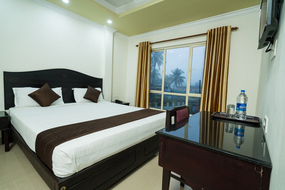 OYO 10428 Hotel Sandal Breeze, Marayoor Munnar, Munnar