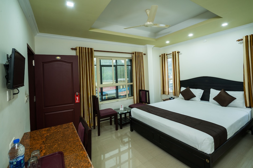 OYO 10428 Hotel Sandal Breeze, Marayoor Munnar, Munnar