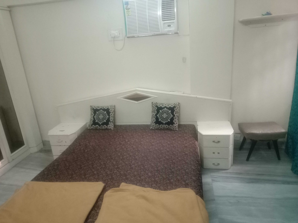 OYO Krishna Hostel Near Link Square Mall Bandra West., Mumbai Bandra-Khar-Santacruz, Mumbai