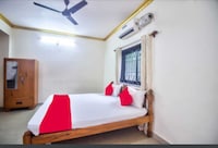 OYO Phoenix Guest Hub Near Calangute Beach