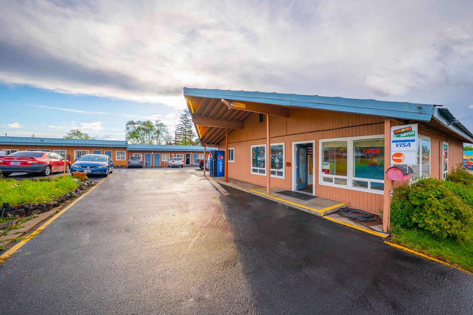 Royal Gateway Motel by OYO, Bend OR, Bend OR