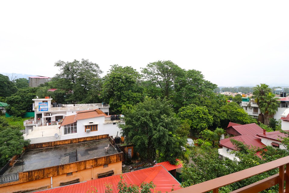 OYO Home Bhatt Apartment, Rajpur Road Dehradun, Dehradun