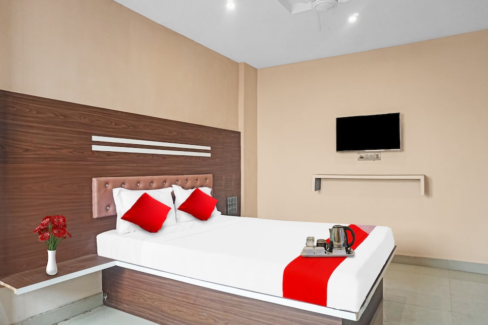 OYO Flagship 88665 Hotel Shivdeep, Hinjewadi Pune, Pune