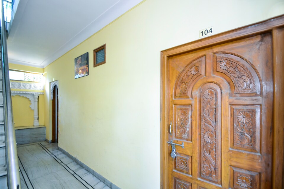 OYO Hotel Lake Haveli, Gulab Bagh, Udaipur