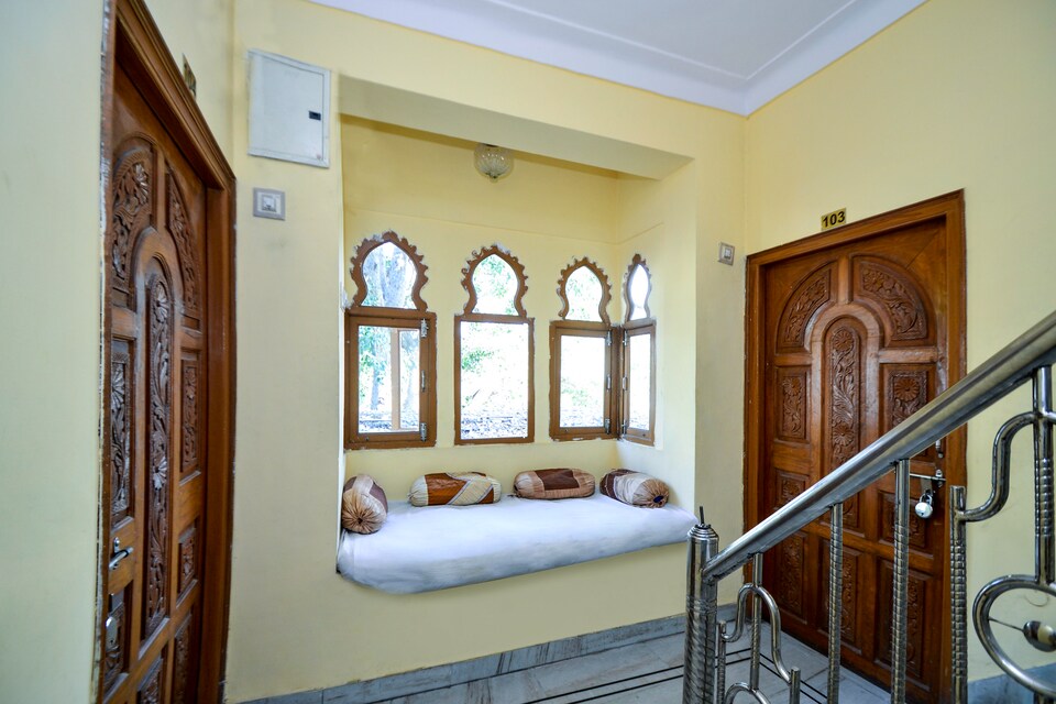 OYO Hotel Lake Haveli, Gulab Bagh, Udaipur