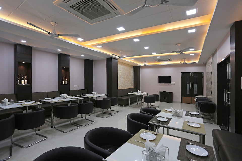 OYO Hotel Grand Manoranjan, Rapti Nagar Gorakhpur, Gorakhpur