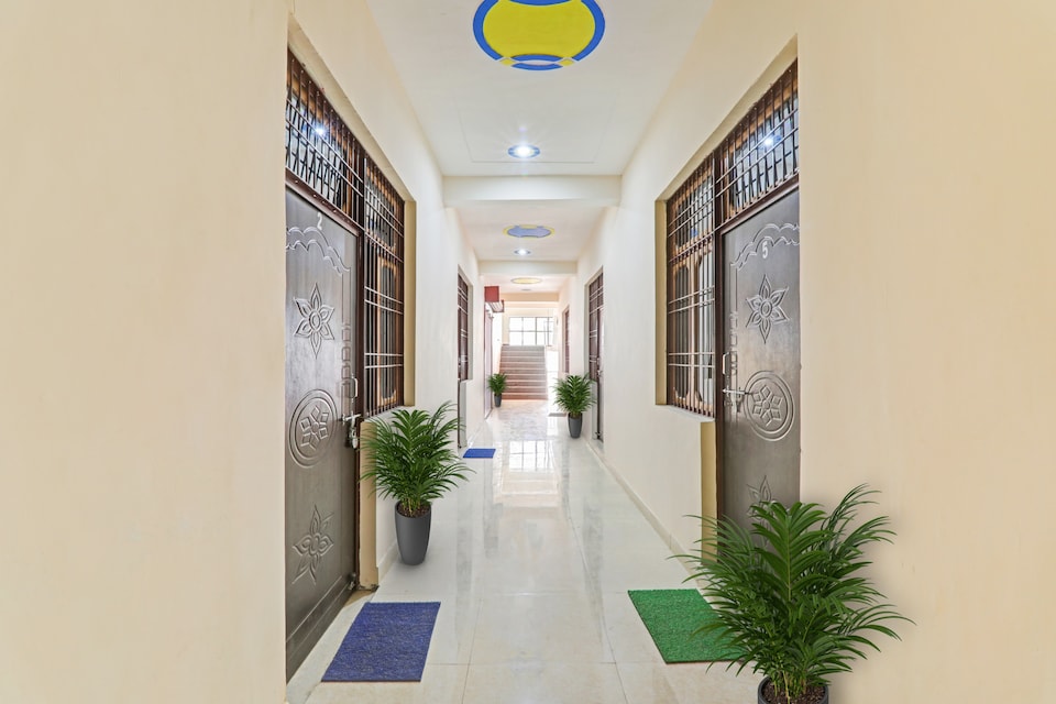 Hotel O Chitransh Guest House, Airport Lucknow, Lucknow