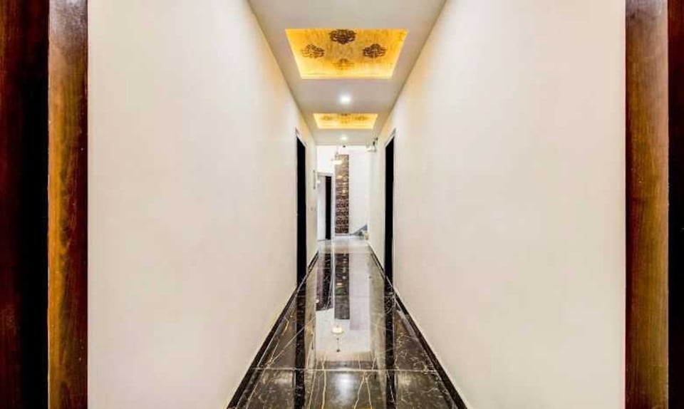 OYO 88695 FORTISH INN, Noida City, Noida