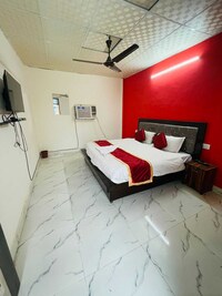 OYO 88695 FORTISH INN