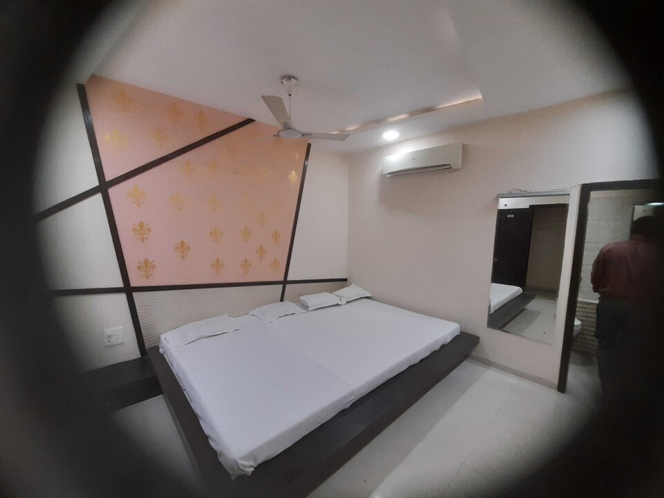 OYO 88707 Silver Oak Vatika, Bhawarkua Indore, Indore