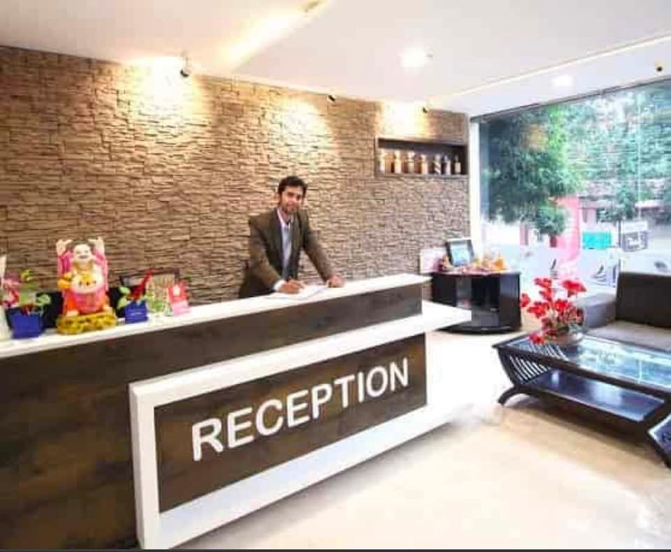 Hotel O Vansh Palace, Pandri Road, Raipur