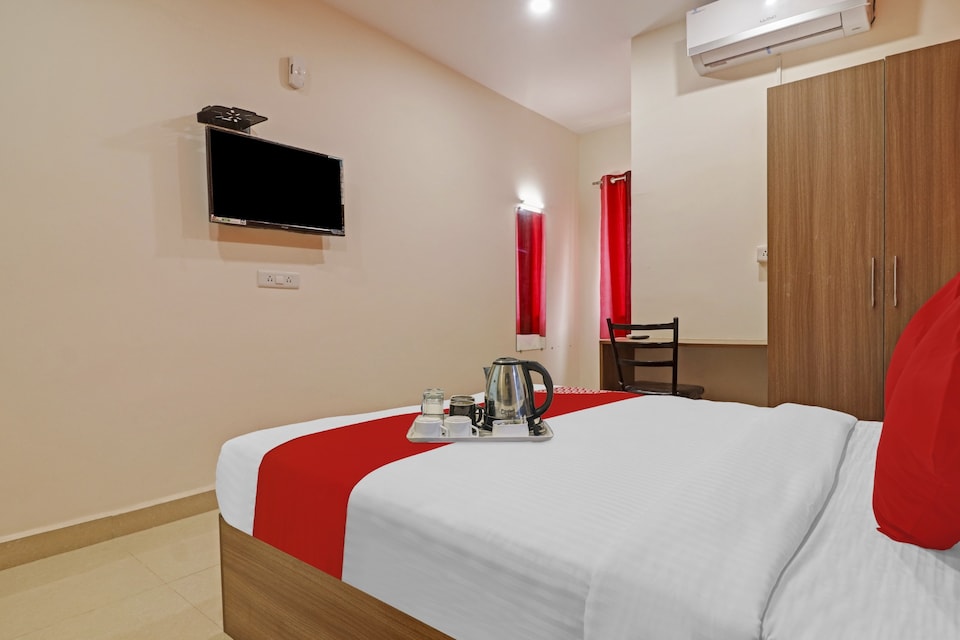 OYO Star Hood Near Shilparamam, Kukatpally, Hyderabad