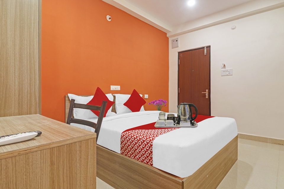 OYO Star Hood Near Shilparamam, Kukatpally, Hyderabad