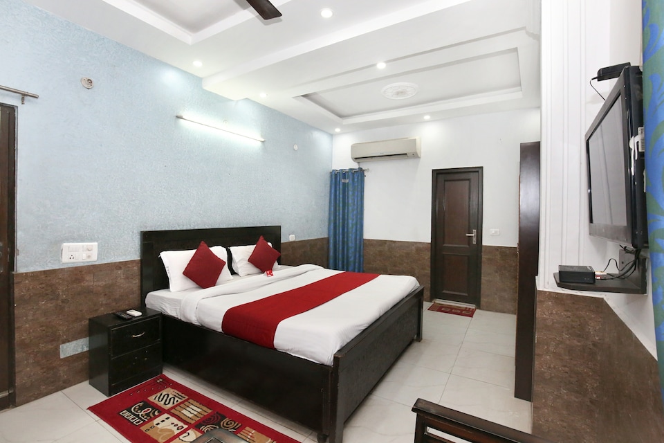 OYO Hotel Milan Inn, South Chandigarh, Chandigarh