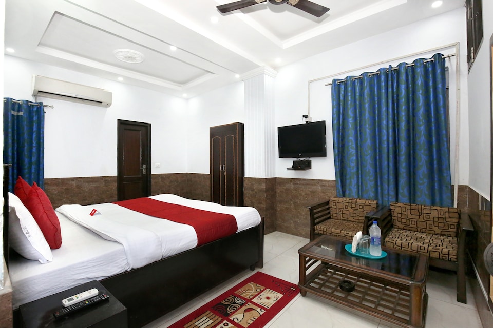 OYO Hotel Milan Inn, South Chandigarh, Chandigarh