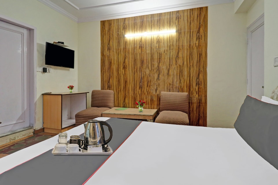 Capital O Traditional Hotel Himani, Mall-Road, Shimla