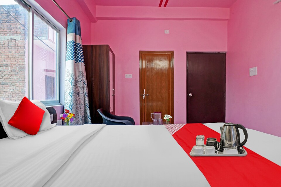 OYO P S Guest House, Godowlia, Varanasi
