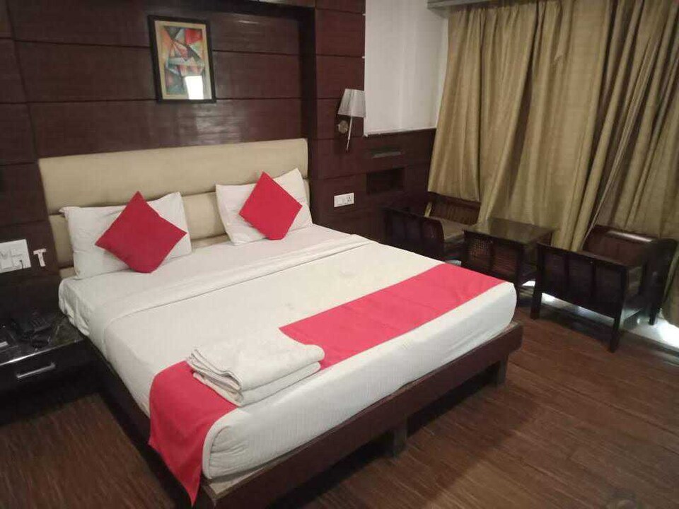 Live on NOD2108, Noida Expressway SEZ, Noida