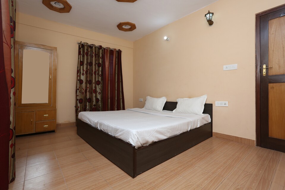 OYO Home 11726 Cozy Valley View 2BHK, Sattal, Nainital