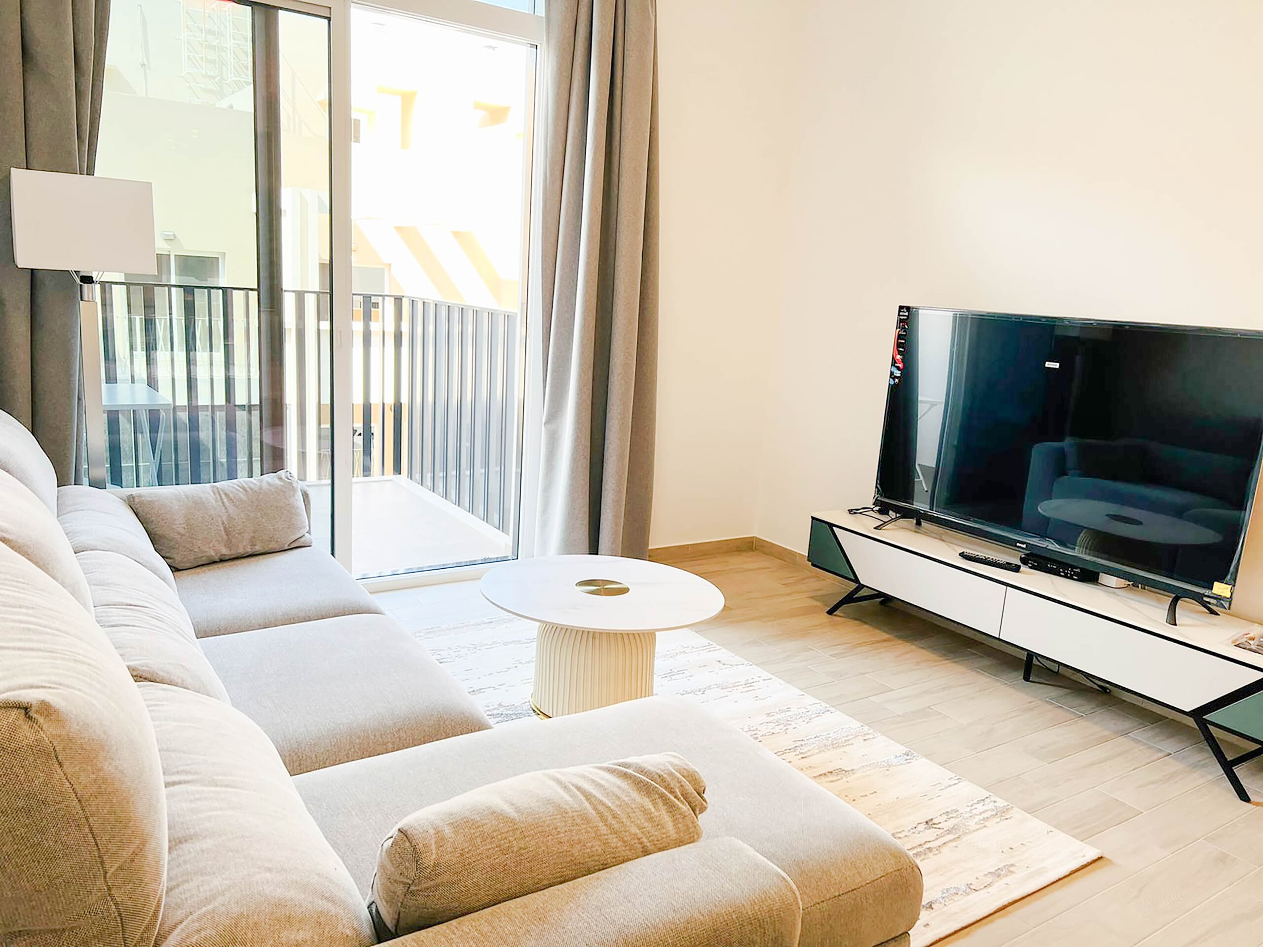 OYO 882 Home belgravia 3 1br, Jumeirah Village Circle