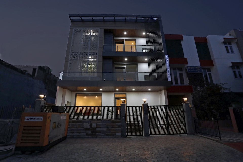 Townhouse 1007 Hotel Premium Inn, Noida City, Noida