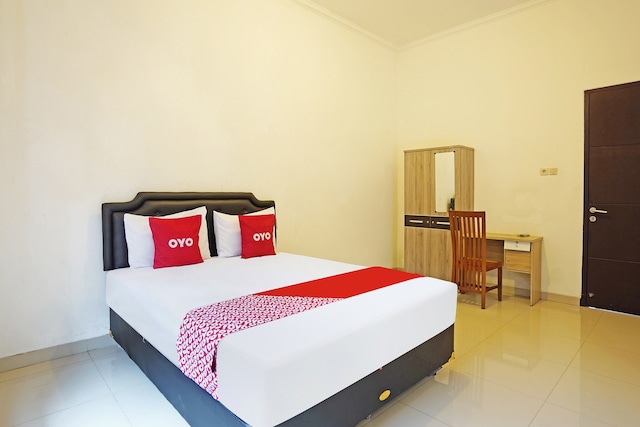 OYO 91194 Manyar Residence Syariah 